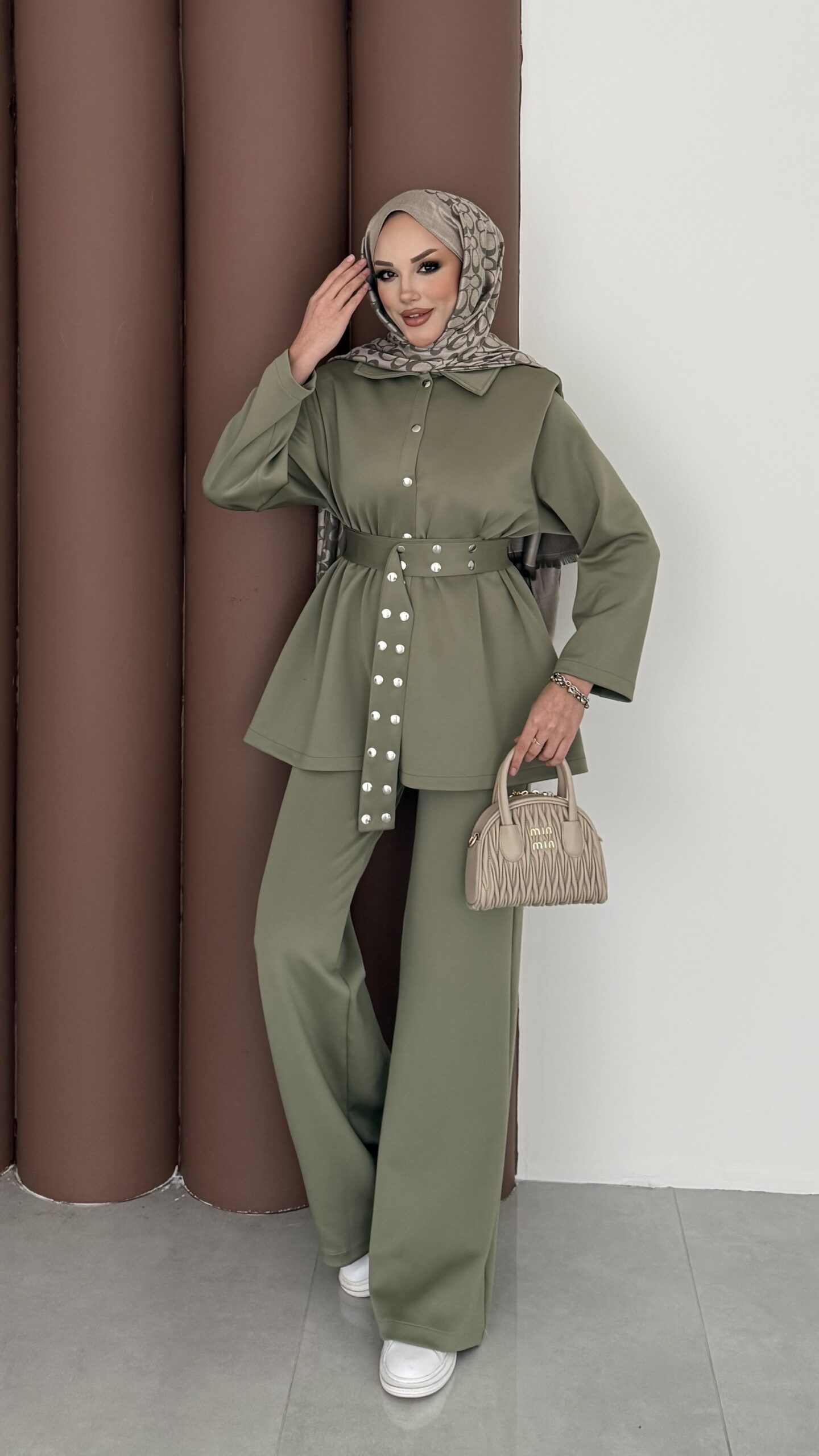 img_1316-3.jpeg Bondi Vatkalı Çıtçıtlı Scuba İkili Takım - Yağ Yeşil - Görsel 1