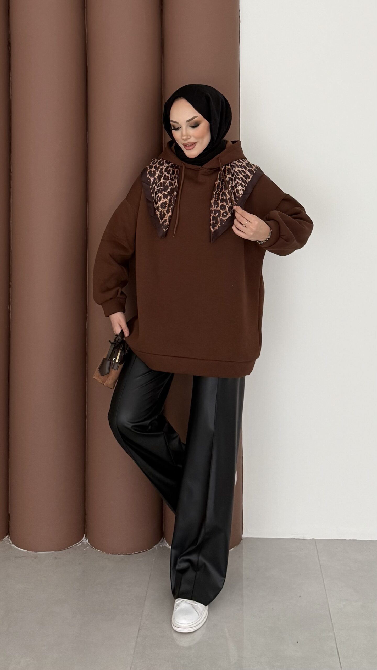 img_1524 Oversize Basic Şardonlu Sweat - Kahverengi - Görsel 1