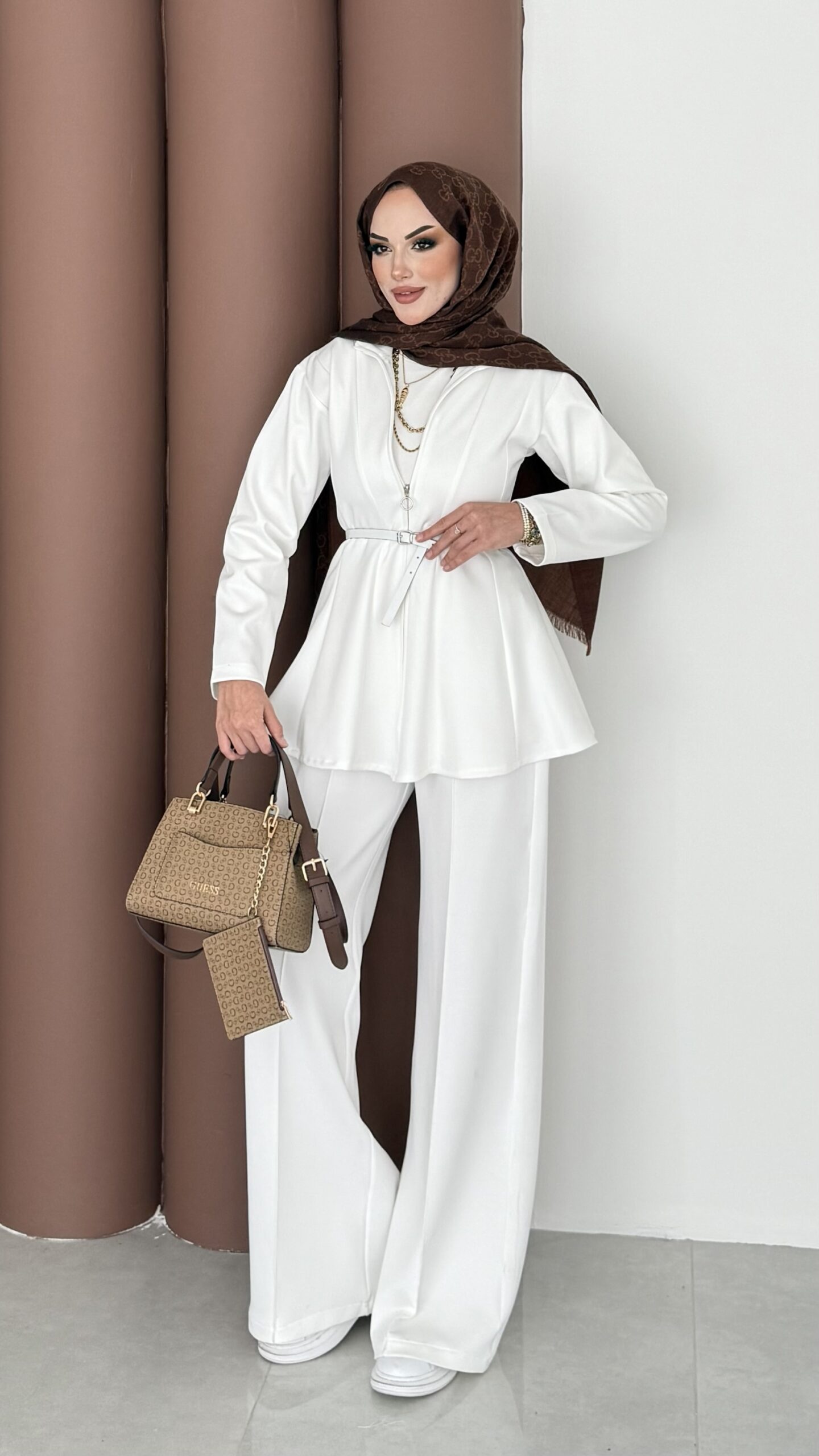 img_4740.jpeg Elinnor Puf Scuba İkili Takım - Beyaz - Görsel 1