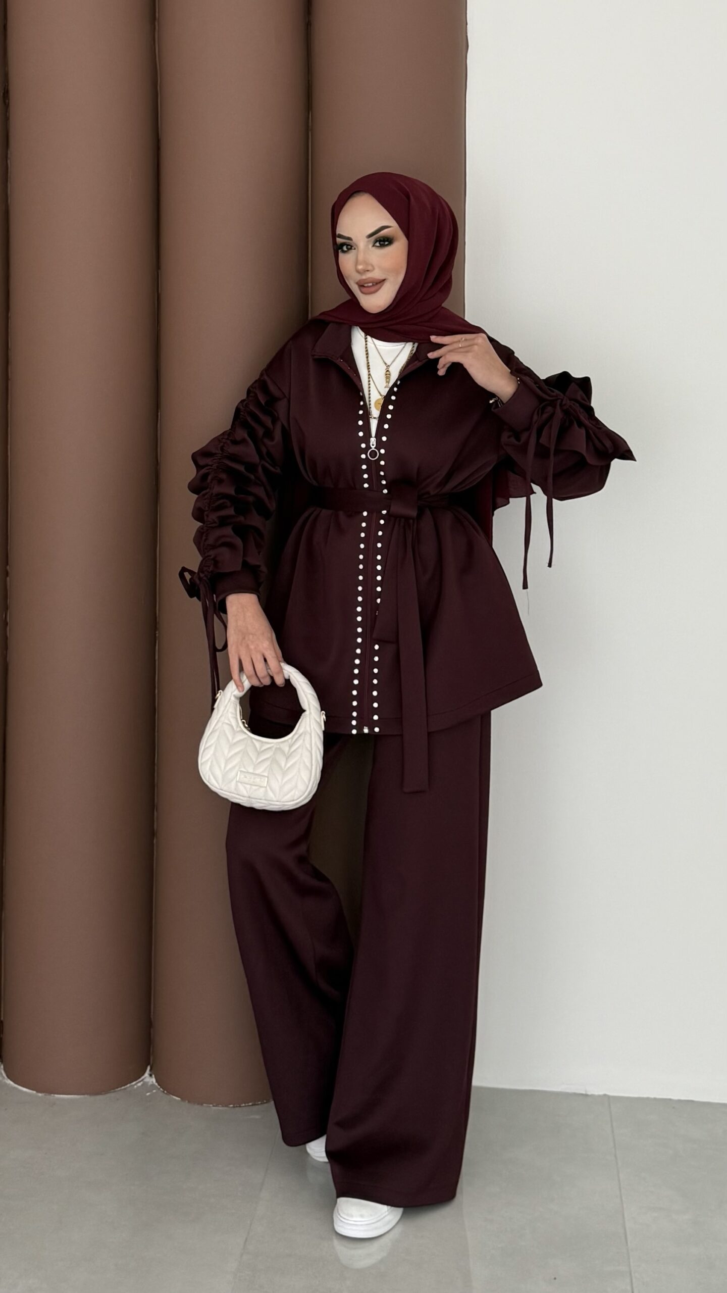 img_5550.jpeg Diamond Taşlı Büzgülü Scuba İkili Takım - Bordo - Görsel 1