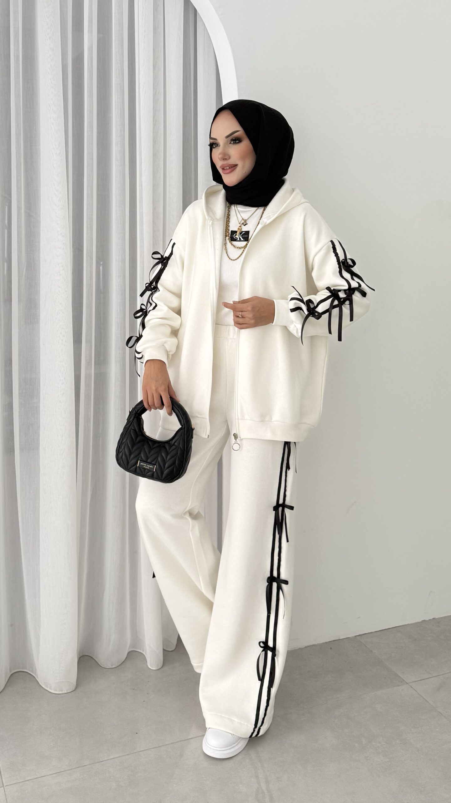 img_8309.jpeg Casual Şardonlu İkili Takım - Beyaz - Görsel 1