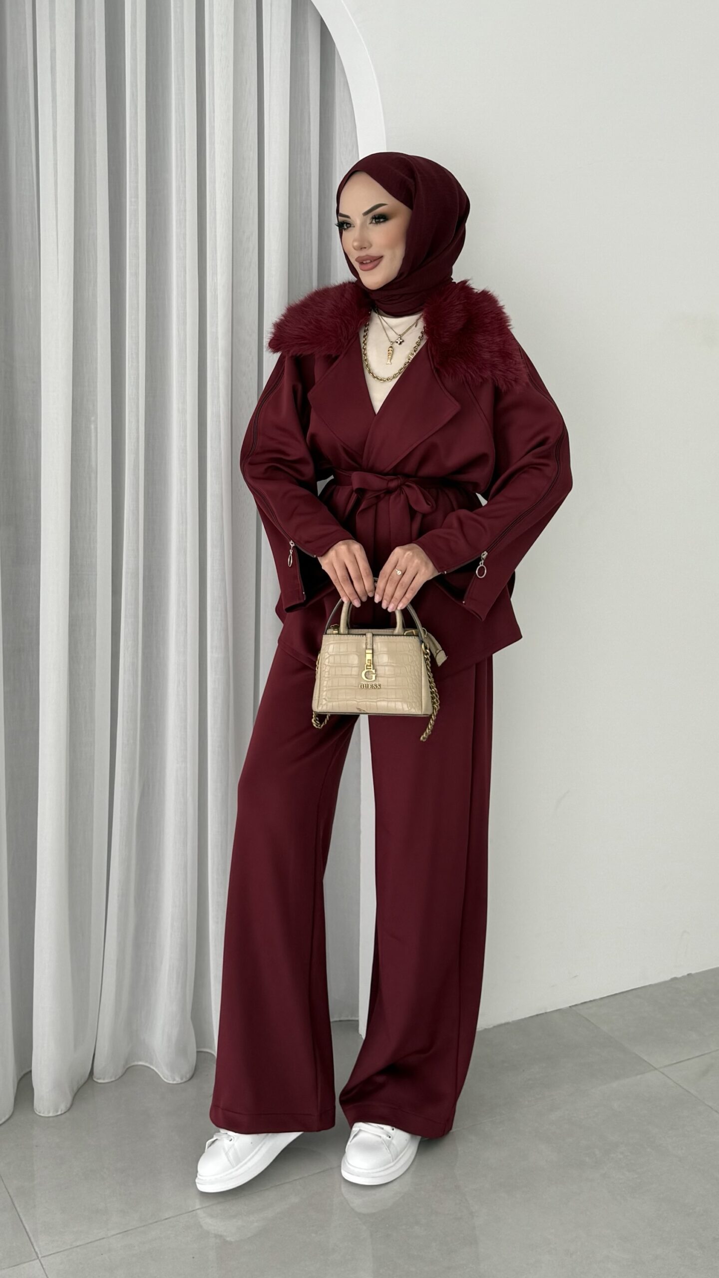 img_8984.jpeg Elegant Kürklü Puf Scuba İkili Takım - Bordo - Görsel 1