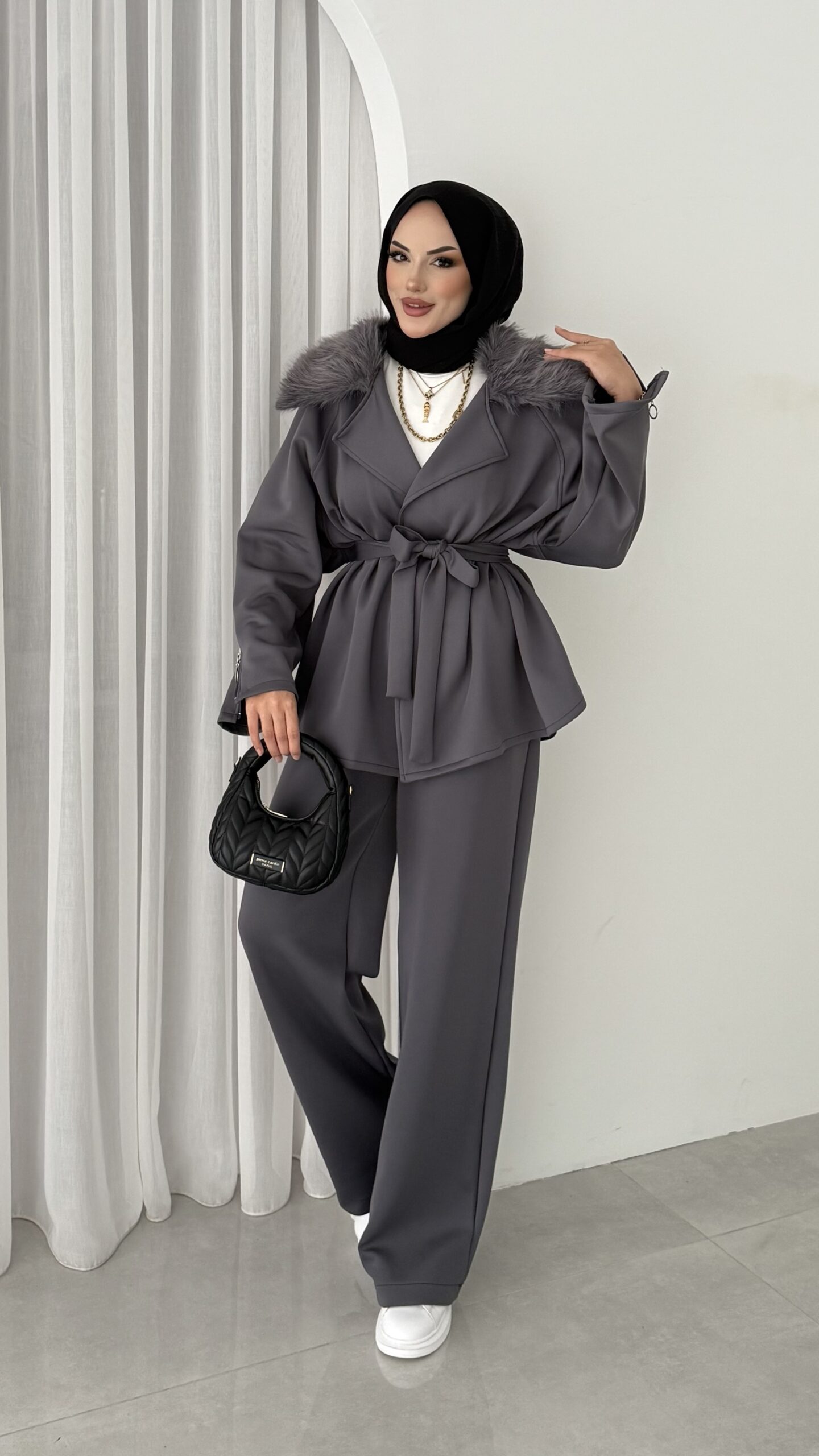 img_9051.jpeg Elegant Kürklü Puf Scuba İkili Takım - Gri - Görsel 1