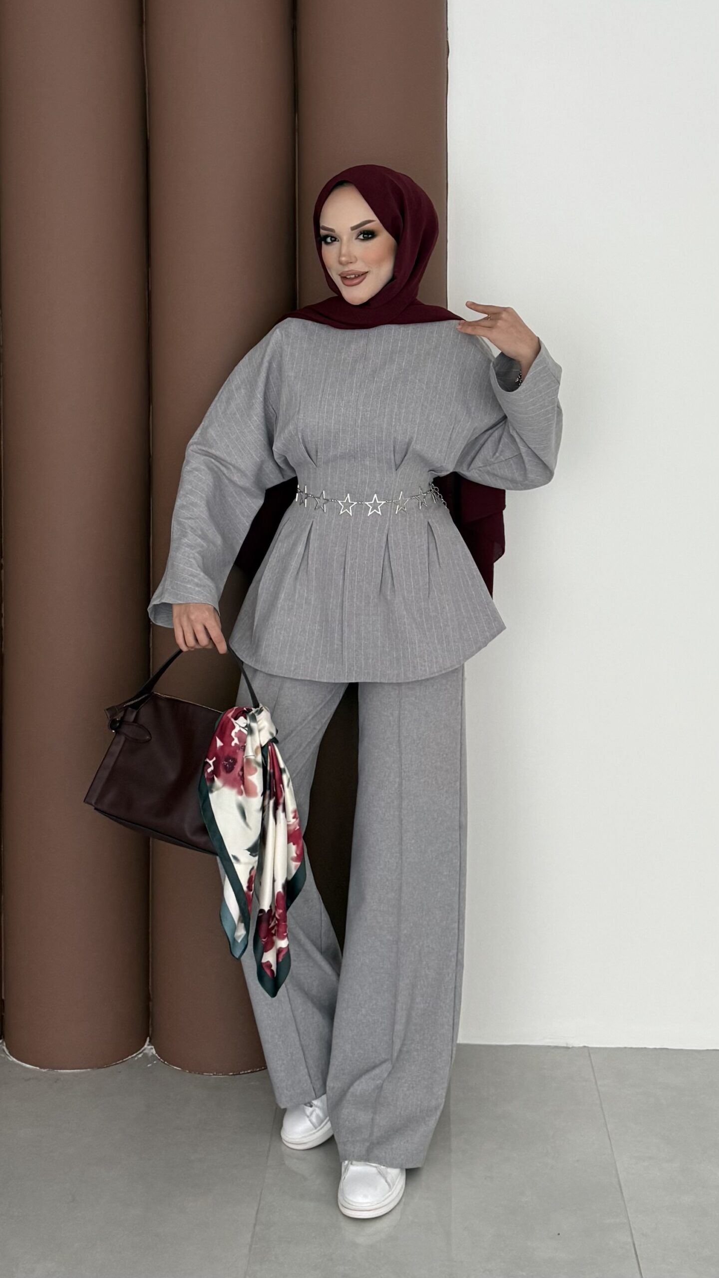 img_9850.jpeg Premium Piliseli Arabic Çizgili İkili Takım - Gri - Görsel 1