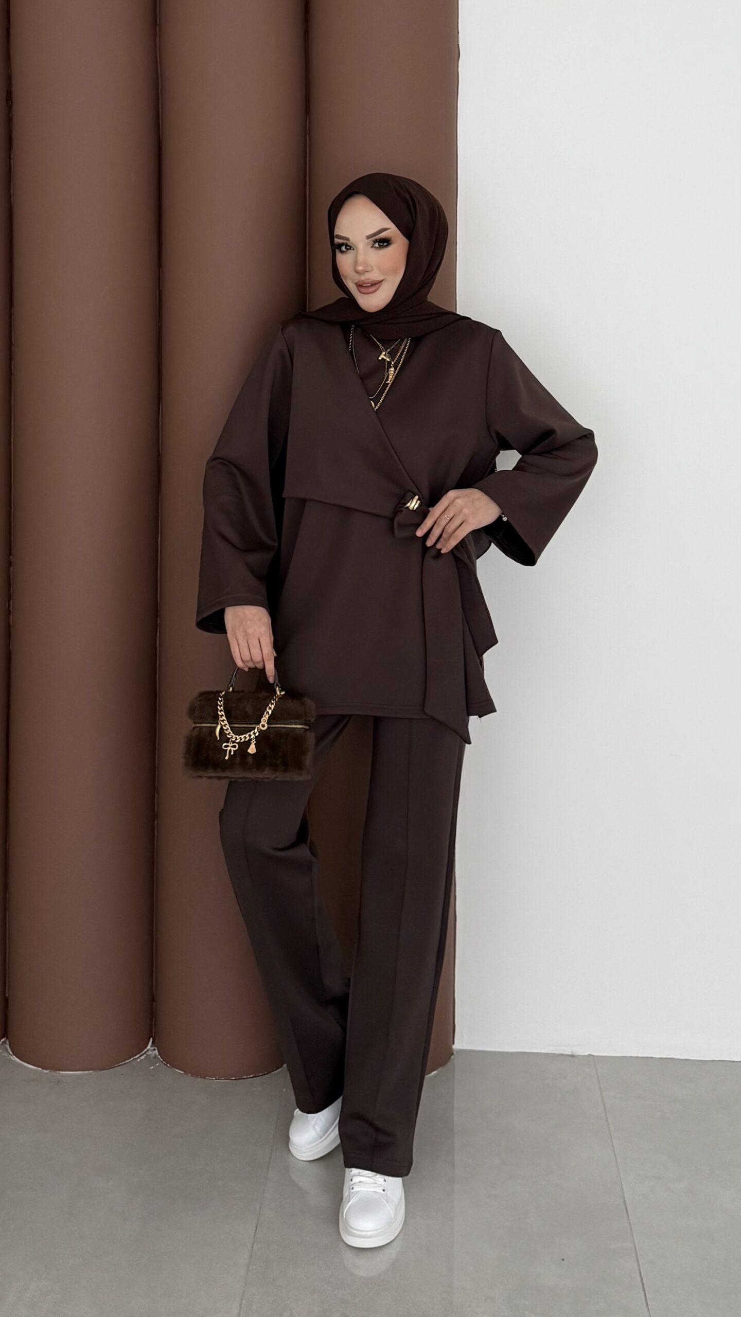 img_1985-scaled-1-1.jpeg Merly Yandan Bağlamalı Scuba İkili Takım - Kahverengi - Görsel 1