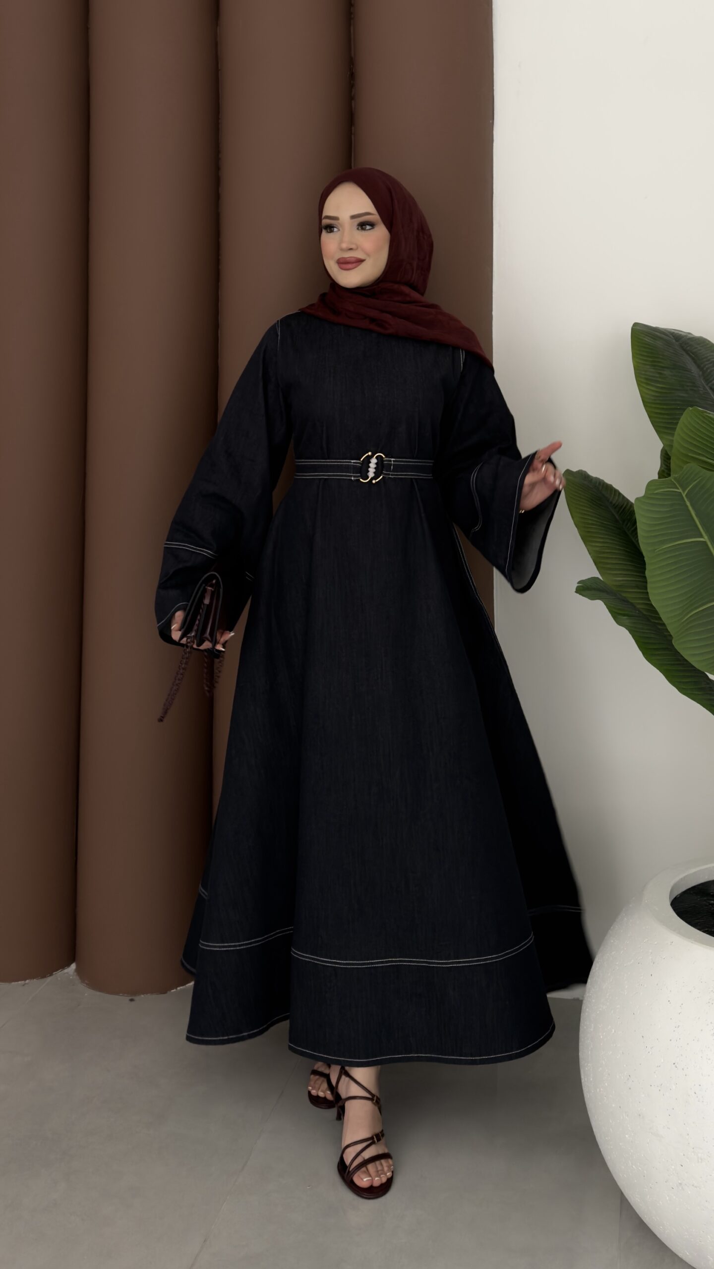 img_3061-scaled-1.jpeg Rose Boncuk Kemerli Kot Elbise - Lacivert - Görsel 1