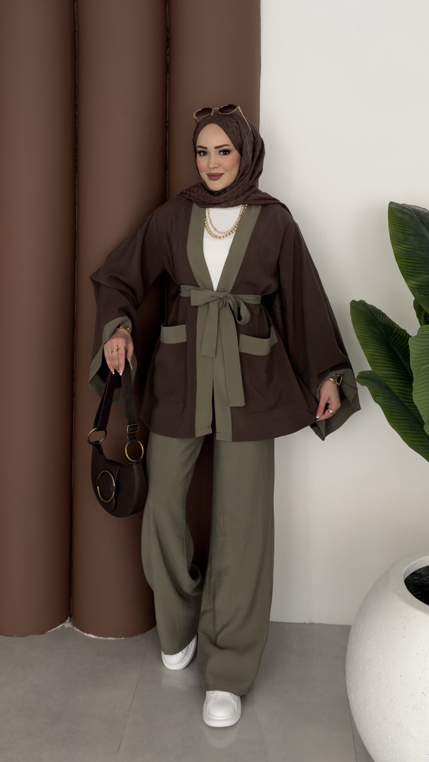 img_4046-scaled-1.jpeg Cosmos Tensel Garnili Kimono İkili Takım - Kahverengi - Görsel 1