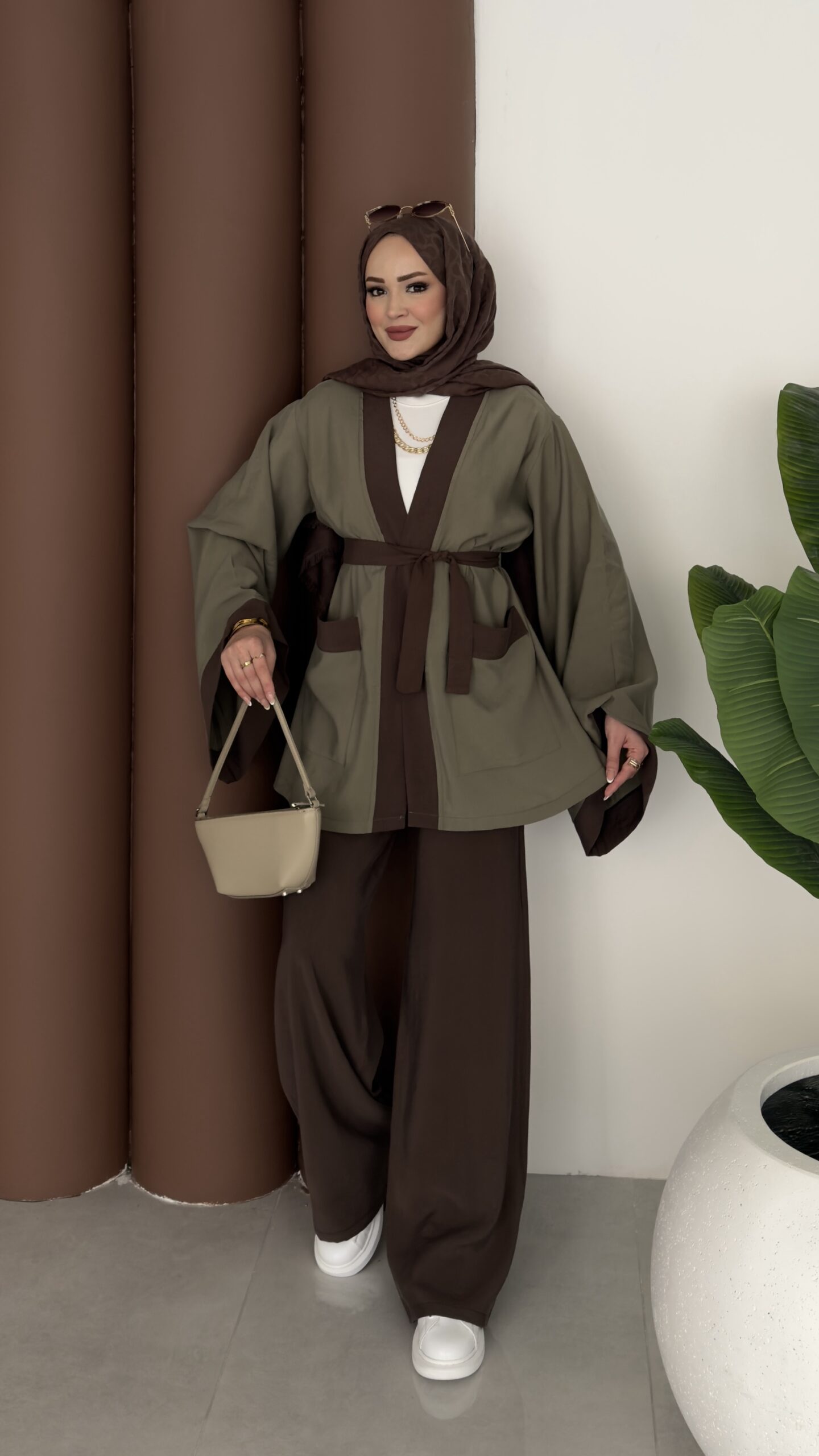 img_4060-scaled-1.jpeg Cosmos Tensel Garnili Kimono İkili Takım - Haki - Görsel 1