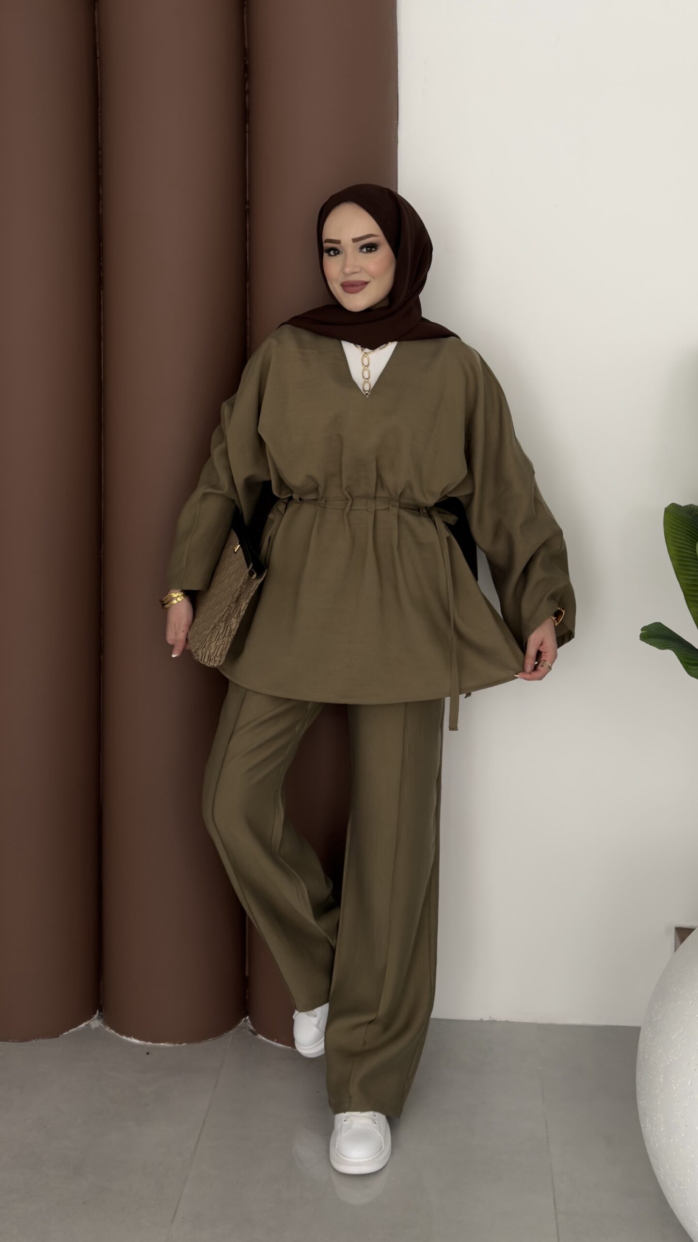 img_4463-scaled-1.jpeg Bali Bağlamalı Tensel İkili Takım - Yağyeşil - Görsel 1