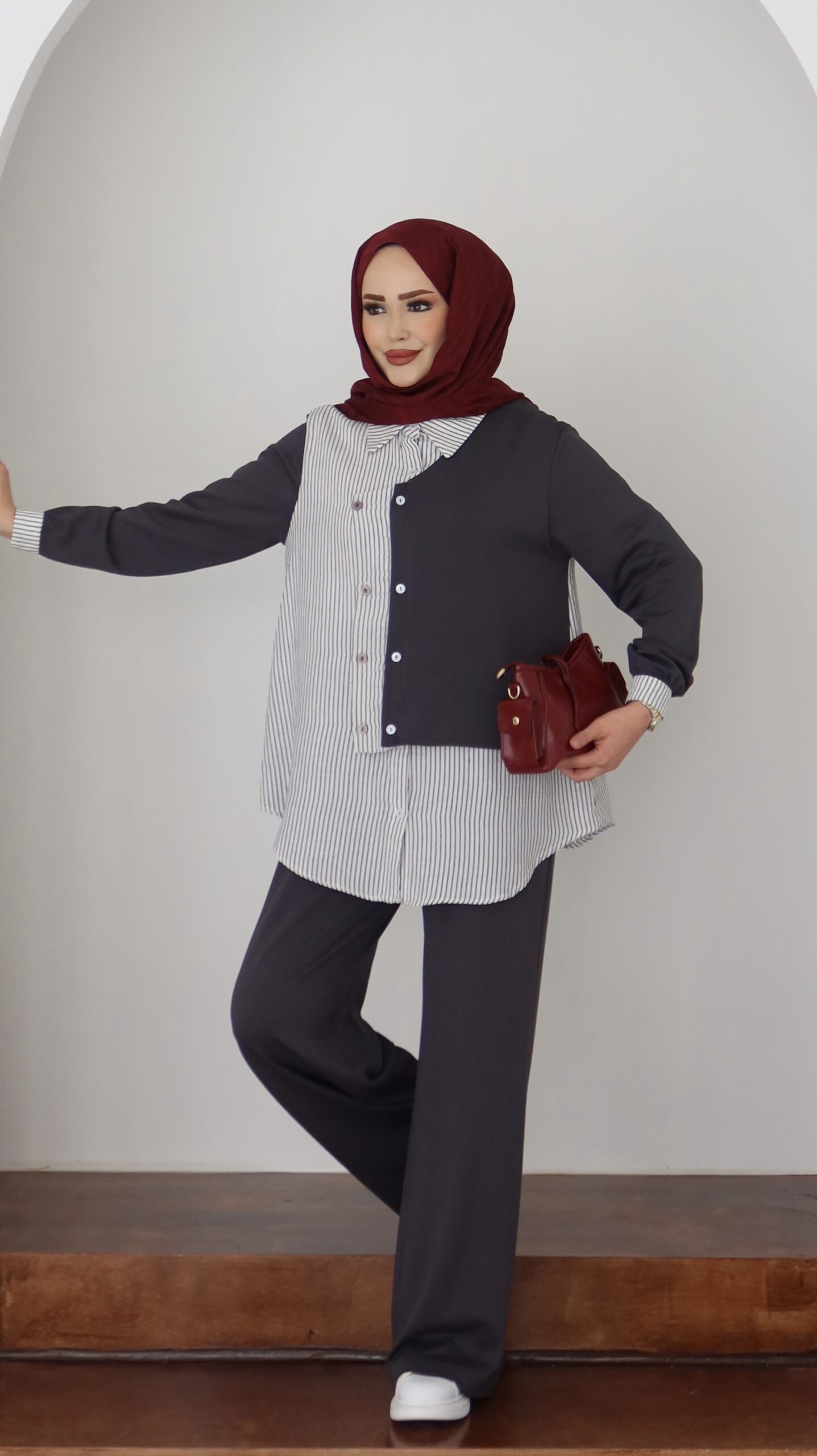 img_5273-scaled-1.jpeg Garny Shirt Twist Muadil İkili Takım - Antrasit - Görsel 1