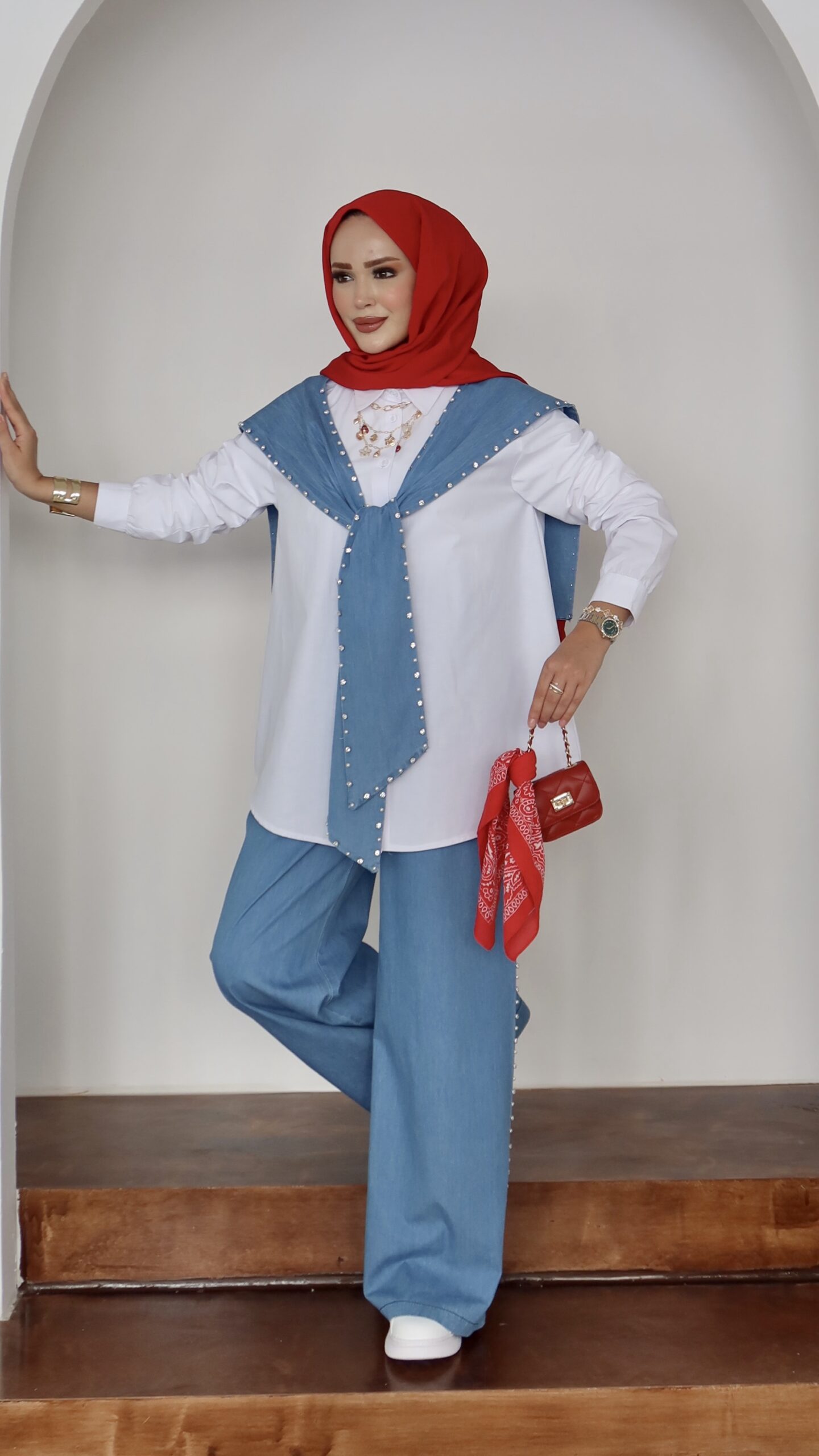 img_6813-scaled-1.jpeg Marjin Çakım Taşlı Denim İkili Takım - Açık Mavi - Görsel 1